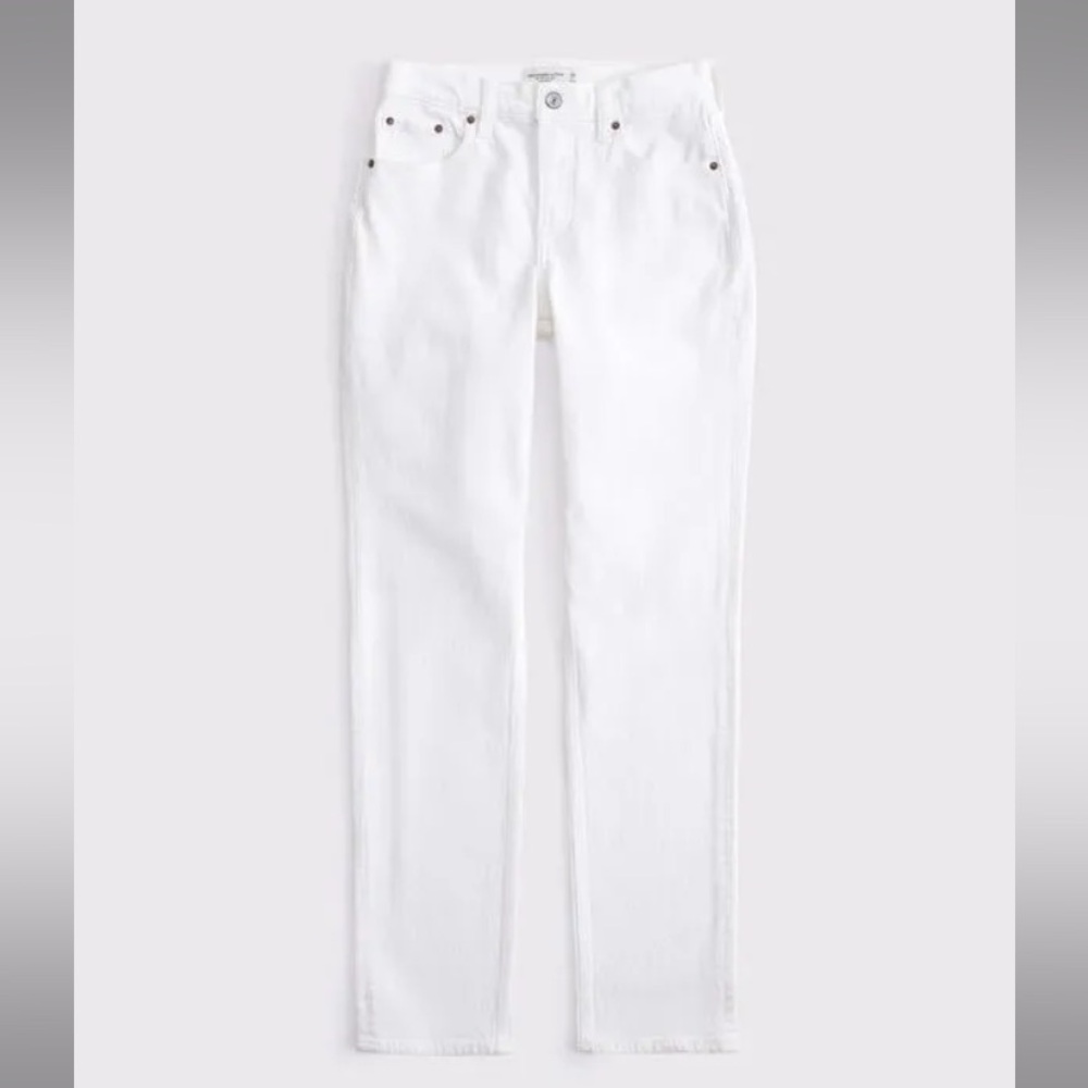 Abercrombie & Fitch Mid Rise
90s Straight Jean
